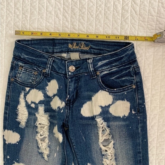 2/$25 Red Rivet Bleached, Destroyed Jeans. Size 1 - Picture 7 of 8